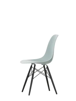 Vitra Spisebordsstole<Eames Plastic Side Chair DSW, sortlakeret ahorntræ fra
