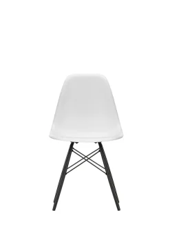 Vitra Spisebordsstole<Eames Plastic Side Chair DSW, sortlakeret ahorntræ fra