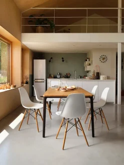 Vitra Spisebordsstole<Eames Plastic Side Chair DSW, mørkbejdset ahorntræ fra