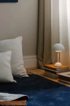 &Tradition Gaver Til Hende|Portable Lamper<Flowerpot Portable VP9 Bordlampe af Verner Panton