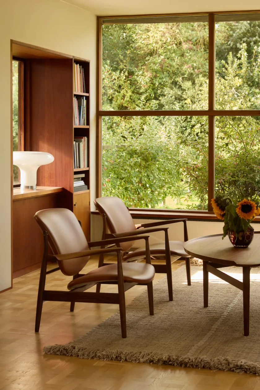 House of Finn Juhl Lænestole<France Chair, valnød af Finn Juhl