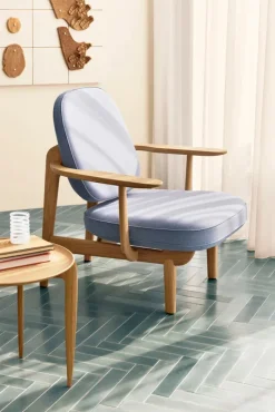 Fritz Hansen Loungestole|Lænestole<Fred Lænestol, lakeret eg fra