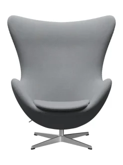Fritz Hansen Lænestole<Ægget, sort læder/aluminium af Arne Jacobsen