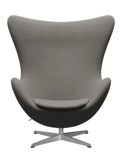 Fritz Hansen Lænestole<Ægget, sort læder/aluminium af Arne Jacobsen