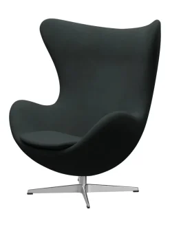 Fritz Hansen Lænestole<Ægget, sort læder/aluminium af Arne Jacobsen