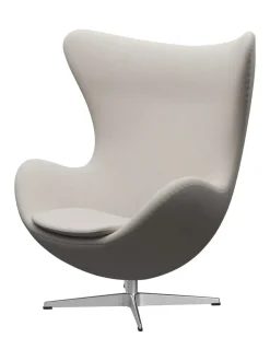 Fritz Hansen Lænestole<Ægget, sort læder/aluminium af Arne Jacobsen