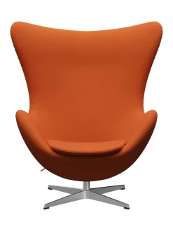 Fritz Hansen Lænestole<Ægget, sort læder/aluminium af Arne Jacobsen
