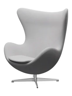 Fritz Hansen Lænestole<Ægget, sort læder/aluminium af Arne Jacobsen