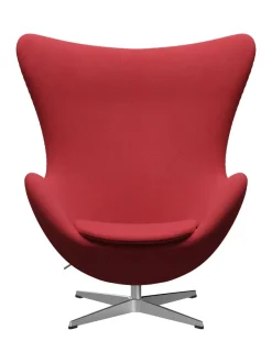 Fritz Hansen Lænestole<Ægget, sort læder/aluminium af Arne Jacobsen