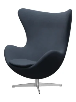 Fritz Hansen Lænestole<Ægget, sort læder/aluminium af Arne Jacobsen