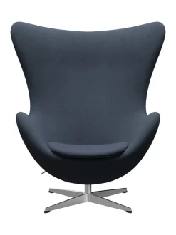 Fritz Hansen Lænestole<Ægget, sort læder/aluminium af Arne Jacobsen