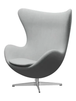 Fritz Hansen Lænestole<Ægget, sort læder/aluminium af Arne Jacobsen