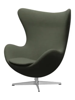 Fritz Hansen Lænestole<Ægget, sort læder/aluminium af Arne Jacobsen