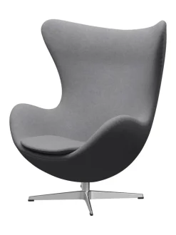 Fritz Hansen Lænestole<Ægget, sort læder/aluminium af Arne Jacobsen