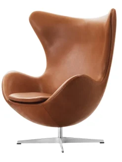 Fritz Hansen Lænestole<Ægget, sort læder/aluminium af Arne Jacobsen