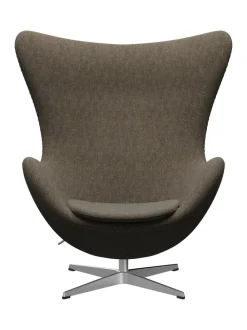 Fritz Hansen Lænestole<Ægget, sort læder/aluminium af Arne Jacobsen