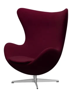 Fritz Hansen Lænestole<Ægget, sort læder/aluminium af Arne Jacobsen