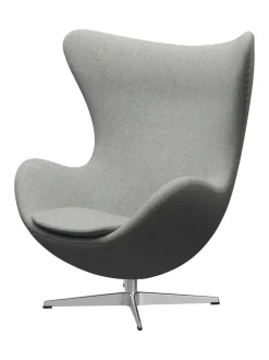 Fritz Hansen Lænestole<Ægget, sort læder/aluminium af Arne Jacobsen