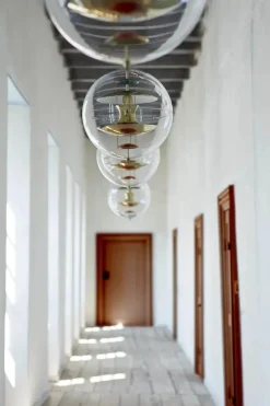 Verpan Pendler|Spots<Globe, Brass Finish pendel Ø40 af Verner Panton