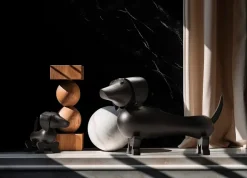 Kay Bojesen Gaver Til Ham|Figurer<Gravhund mørkbejdset, mellem af