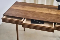 DK3 Skriveborde<Groove Desk fra