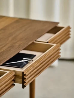 DK3 Skriveborde<Groove Desk fra