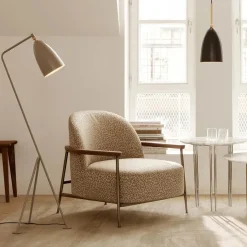 GUBI Gulvlamper|Spots<Gräshoppa gulvlampe fra