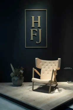 House of Finn Juhl Lænestole<Græshoppestolen af Finn Juhl