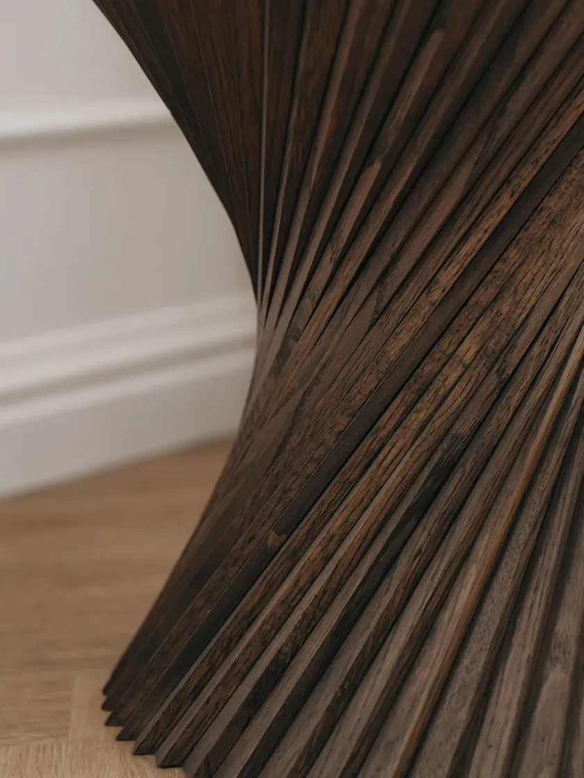 VIA Copenhagen Sideborde Og Små Borde<HYPERBEL sidebord, røget eg fra