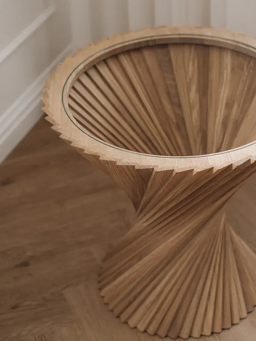 VIA Copenhagen Sideborde Og Små Borde<HYPERBEL sidebord, røget eg fra