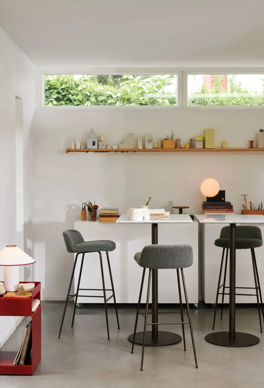 &Tradition Barborde<In Between Barbord SK21, sort stel fra