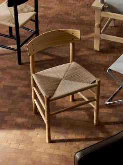 Fredericia Furniture Spisebordsstole<J39 Folkestolen, sæbebehandlet eg af Børge Mogensen