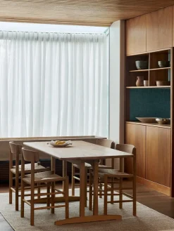 Fredericia Furniture Spisebordsstole<J39 Folkestolen, sæbebehandlet eg af Børge Mogensen