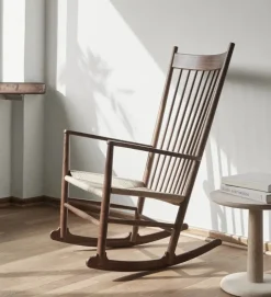 Fredericia Furniture Gyngestole<J16 Gyngestol af Hans J. Wegner