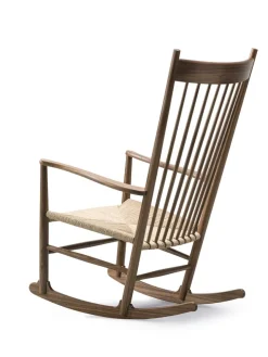 Fredericia Furniture Gyngestole<J16 Gyngestol, valnød af Hans J. Wegner