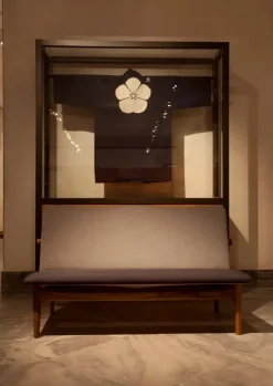 House of Finn Juhl Sofaer<Japan 2 pers. sofa, eg olie af Finn Juhl