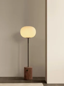 Audo Copenhagen Gulvlamper|Spots<JWDA Floor Lamp, red travertine stone fra