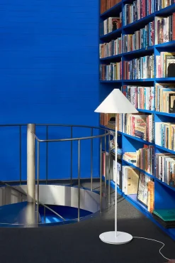 Louis Poulsen Gulvlamper|Spots<Keglen Gulvlampe fra