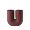 Muuto Vaser<Kink Vase, deep red fra
