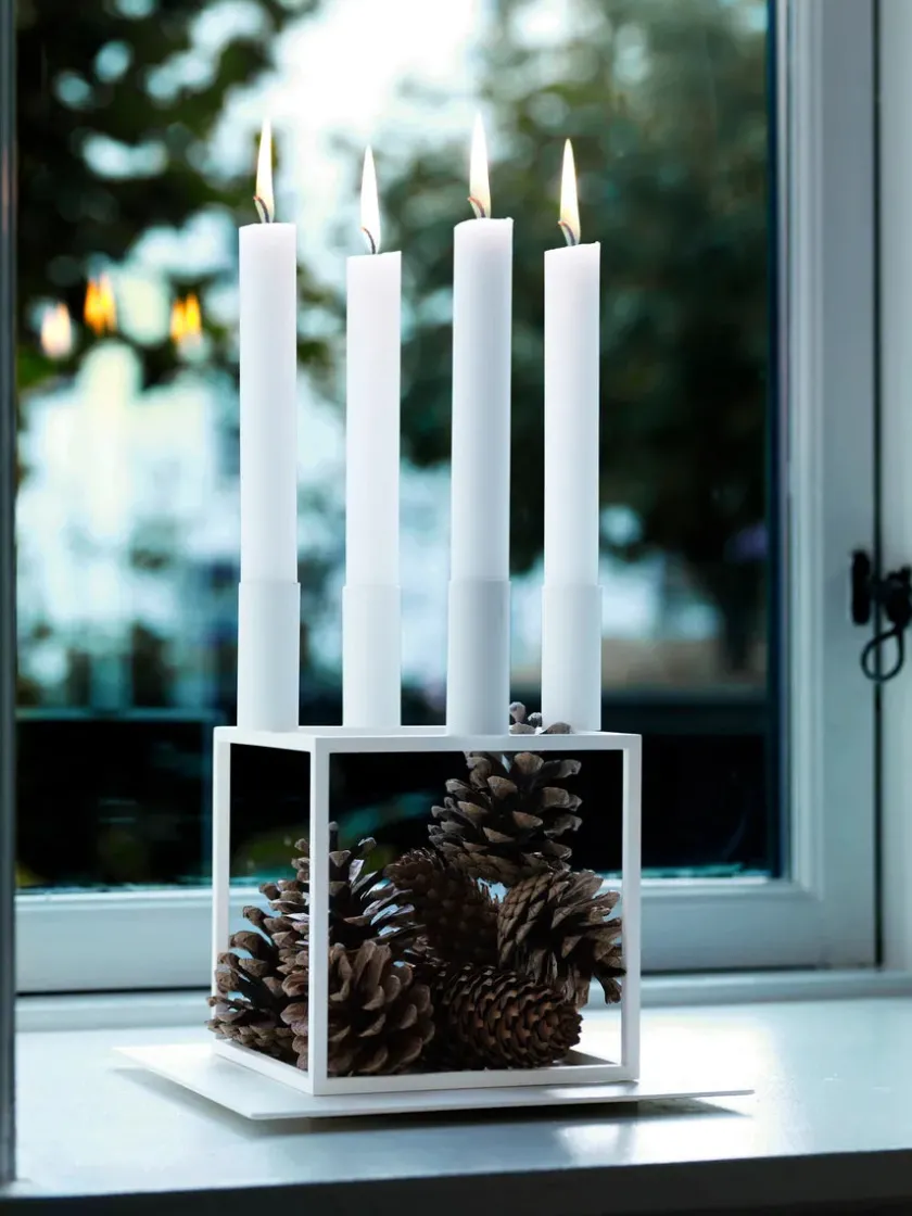 Audo Copenhagen Adventsstager|Lysestager<Kubus 4 Lysestage, hvid fra