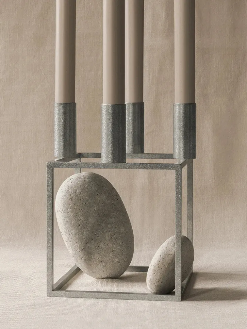 Audo Copenhagen Adventsstager|Lysestager<Kubus 4 Lysestage, sort fra