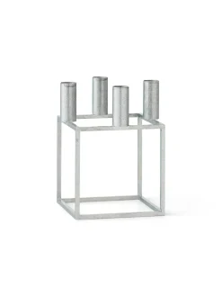 Audo Copenhagen Adventsstager|Lysestager<Kubus 4 Lysestage, zink fra