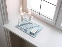 Audo Copenhagen Adventsstager|Lysestager<Kubus 4 Lysestage, zink fra