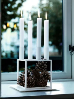 Audo Copenhagen Adventsstager|Lysestager<Kubus 4 Lysestage, zink fra