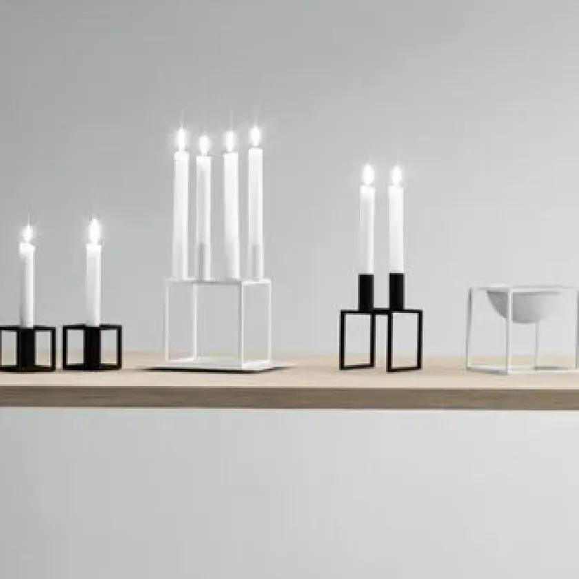 Audo Copenhagen Adventsstager|Lysestager<Kubus 4 Lysestage, zink fra