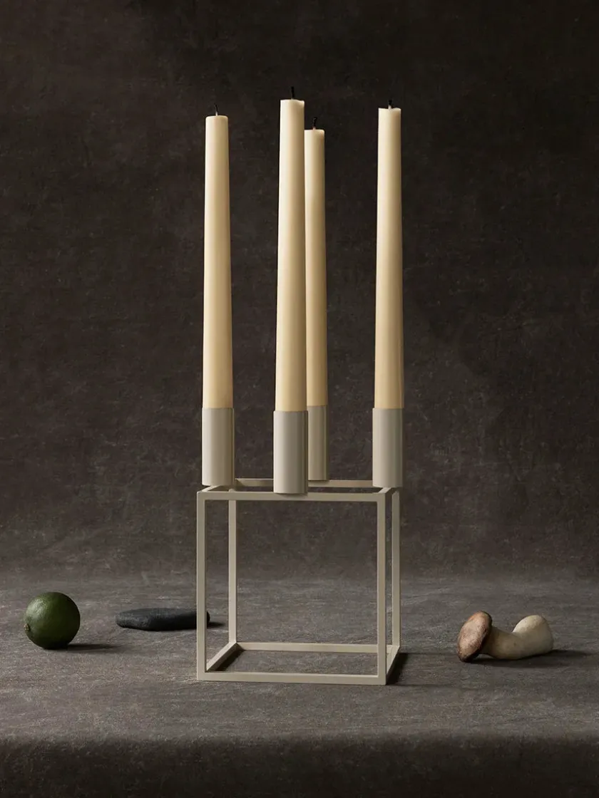 Audo Copenhagen Adventsstager|Lysestager<Kubus 4 Lysestage, zink fra