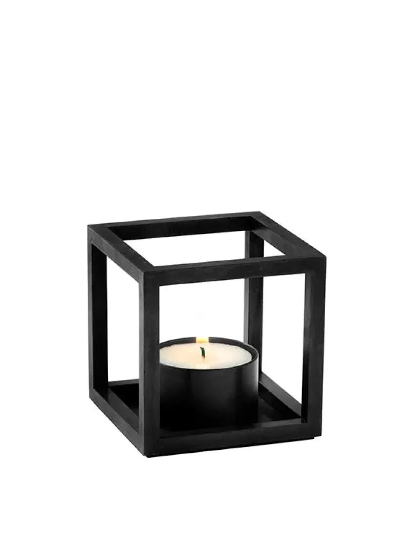 Audo Copenhagen Lysestager<Kubus T Lysestage, sort fra