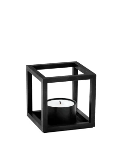 Audo Copenhagen Lysestager<Kubus T Lysestage, sort fra