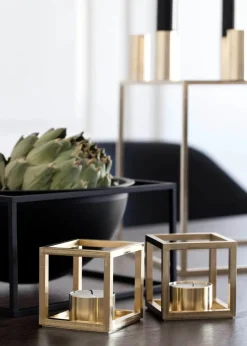 Audo Copenhagen Lysestager<Kubus T Lysestage, sort fra