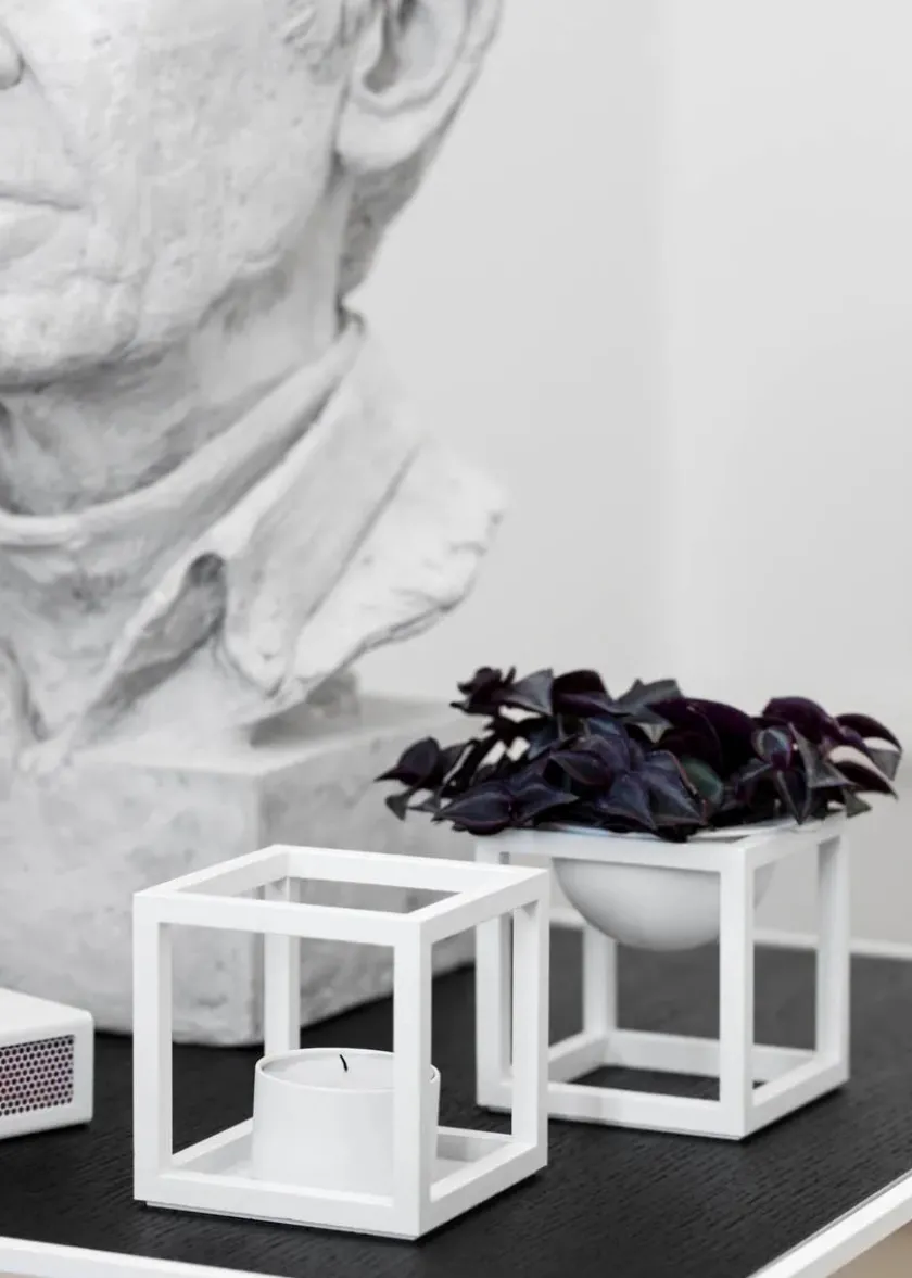 Audo Copenhagen Lysestager<Kubus T Lysestage, sort fra